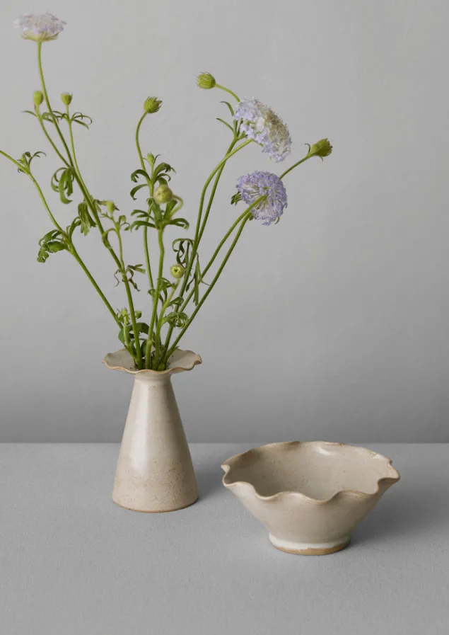 alice_passingham_scalloped_flower_frog_4.webp Decorative Pieces | Ceramics-TOAST Alice Passingham Scalloped Flower Frog White