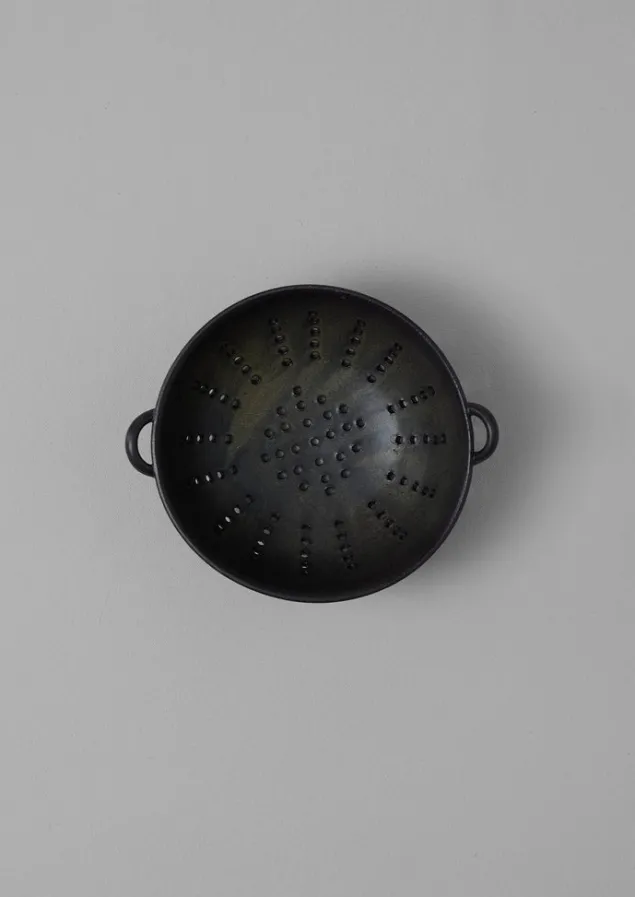 carla_murdoch_berry_colander_2.webp Ceramics | Kitchen-TOAST Carla Murdoch Berry Colander Charcoal
