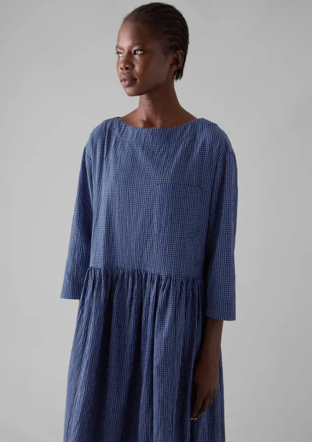 check_crinkle_cotton_boat_neck_dress_4.webp Loungewear | Dresses-TOAST Check Crinkle Cotton Boat Neck Dress Cobalt