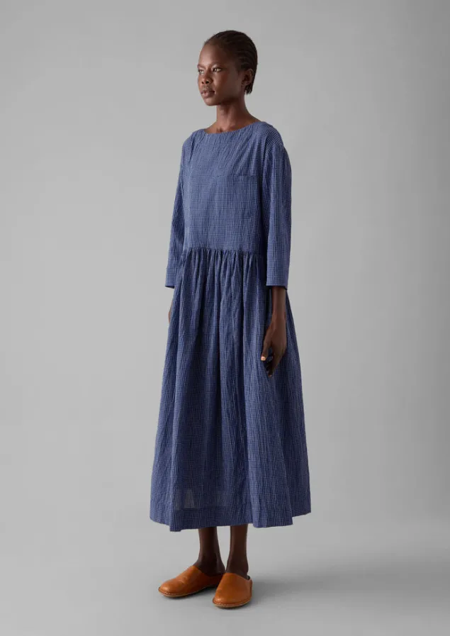 check_crinkle_cotton_boat_neck_dress_7.webp Loungewear | Dresses-TOAST Check Crinkle Cotton Boat Neck Dress Cobalt