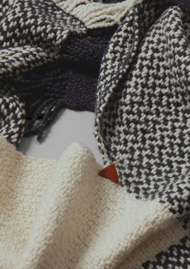 check_merino_blend_wrap_7.webp Hats, Scarves & Gloves | Knitwear-TOAST Check Merino Blend Wrap Slate/Ecru