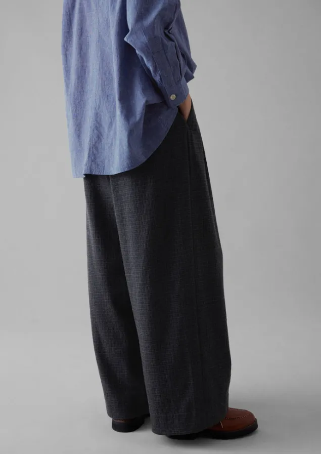 cotton_wool_pleat_front_trousers_4.webp Trousers-TOAST Cotton Wool Pleat Front Trousers Carbon