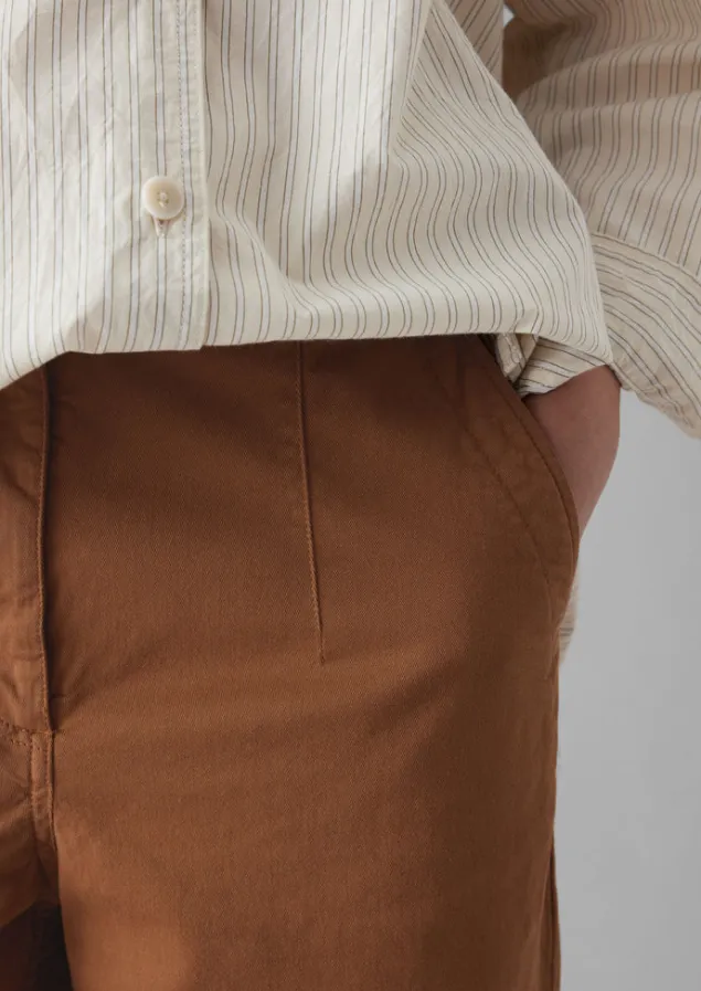 darted_cotton_twill_trousers_9.webp Workwear | Trousers-TOAST Darted Cotton Twill Trousers Russet