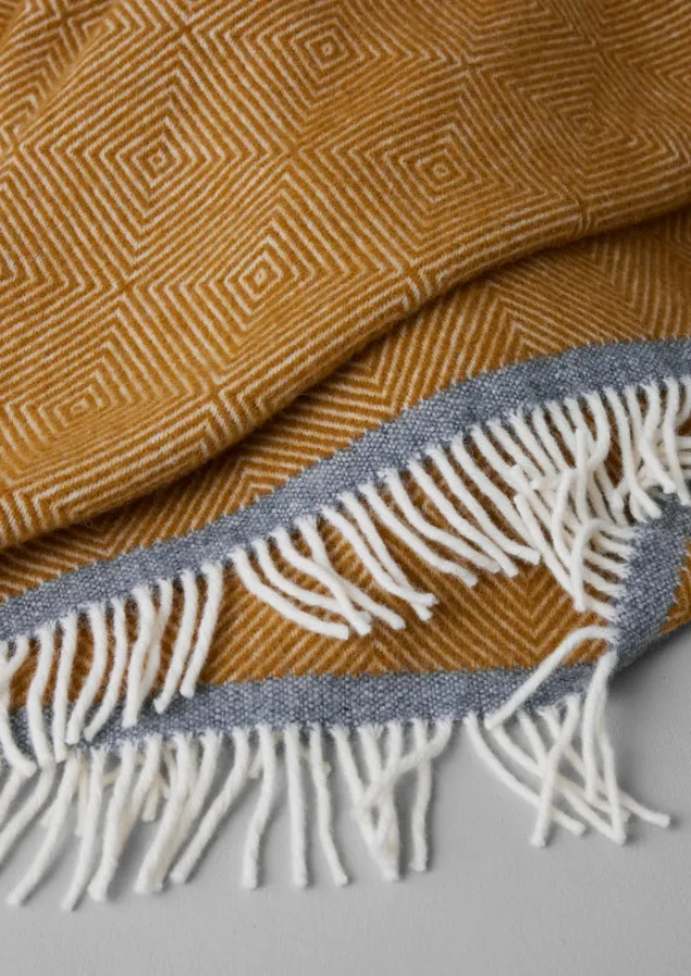 diamond_wool_blanket_2.webp Textiles | Blankets & Throws-TOAST Diamond Wool Blanket Caramel/Charcoal