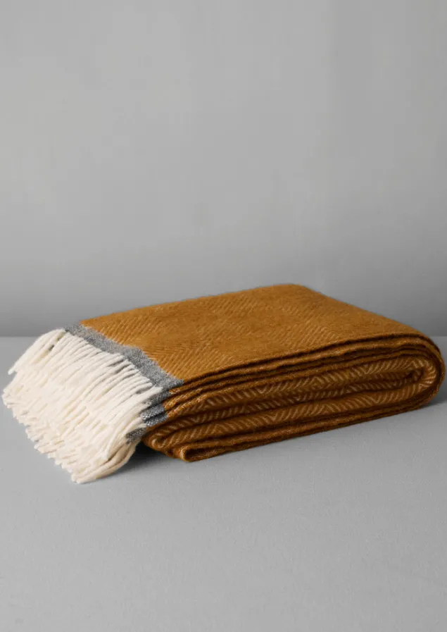 diamond_wool_blanket_3.webp Textiles | Blankets & Throws-TOAST Diamond Wool Blanket Caramel/Charcoal