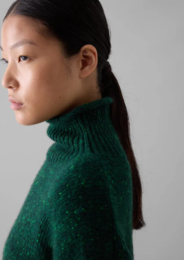 flecky_wool_cashmere_high_neck_sweater_8.webp Cashmere | Knitwear-TOAST Flecky Wool Cashmere High Neck Sweater Emerald