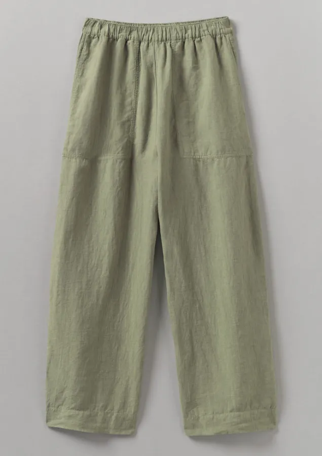 garment_dyed_linen_barrel_leg_trousers_12-1.webp Linen | Loungewear-TOAST Garment Dyed Linen Barrel Leg Trousers Salvia