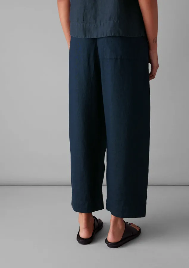 garment_dyed_linen_barrel_leg_trousers_5-2.webp Linen | Loungewear-TOAST Garment Dyed Linen Barrel Leg Trousers Midnight