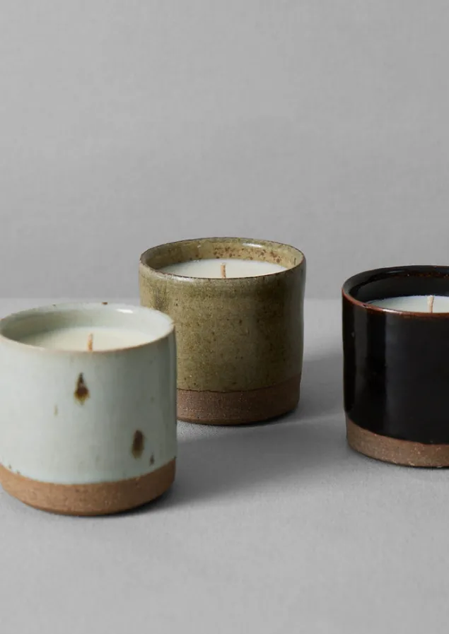 giant_fir_and_mountain_juniper_scented_candle_5.webp Candles & Holders-TOAST Giant Fir and Mountain Juniper Scented Candle GiantFiru0026MountainJuniper