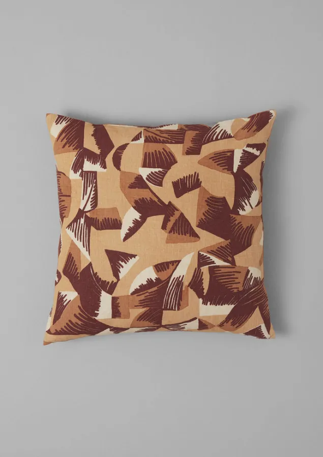 kinetic_geo_linen_cushion_cover_3-3.webp Textiles | Cushions & Covers-TOAST Kinetic Geo Linen Cushion Cover Sand/Berry