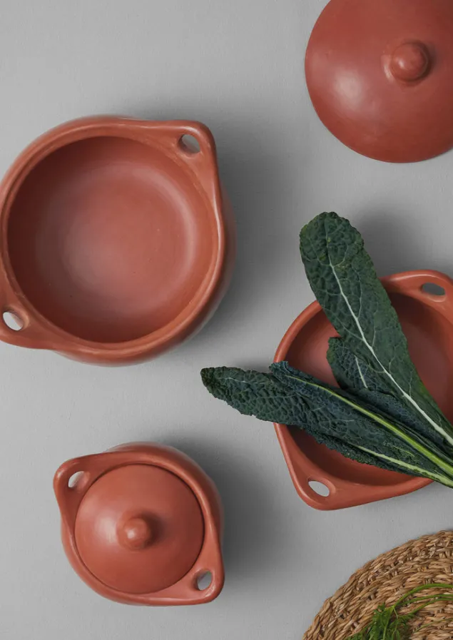la_chamba_clay_casserole_dish_4.webp Kitchen-TOAST La Chamba Clay Casserole Dish Terracotta
