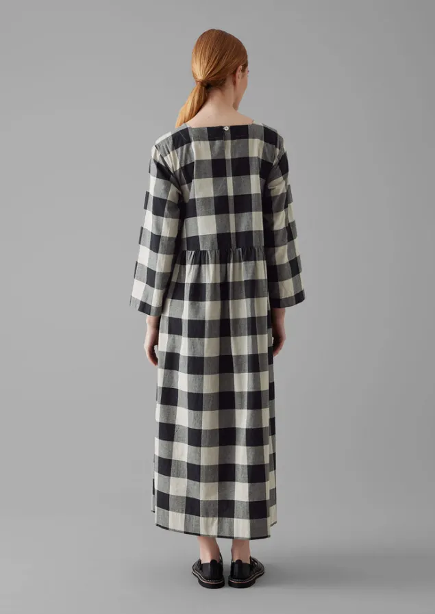 macro_gingham_cotton_cashmere_dress_3.webp Cashmere | Loungewear-TOAST Macro Gingham Cotton Cashmere Dress Onyx/Ecru