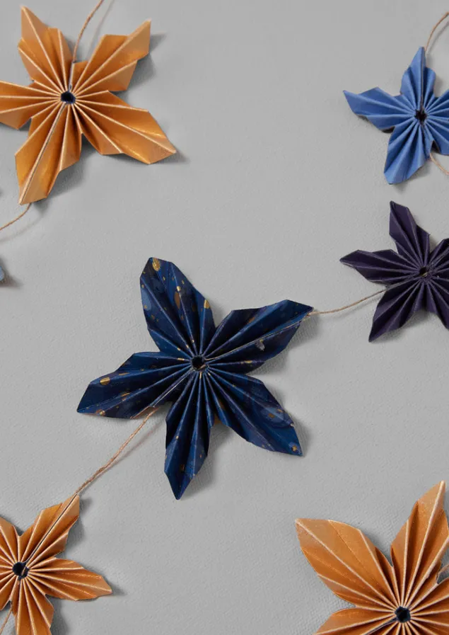 marbled_star_paper_garland_4.webp Christmas Decorations-TOAST Marbled Star Paper Garland MixedBlues/Gold