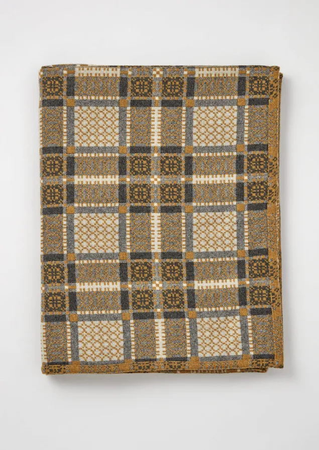 melin_tregwynt_welsh_blanket_11-5.webp Textiles | Blankets & Throws-TOAST Melin Tregwynt Welsh Blanket Mead/Ash
