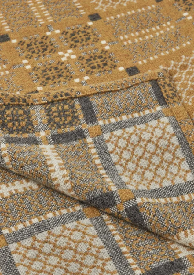 melin_tregwynt_welsh_blanket_4-5.webp Textiles | Blankets & Throws-TOAST Melin Tregwynt Welsh Blanket Mead/Ash