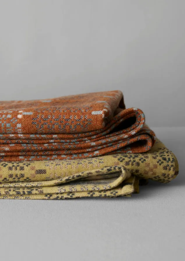 melin_tregwynt_welsh_blanket_4.webp Textiles | Blankets & Throws-TOAST Melin Tregwynt Welsh Blanket Rust/Topaz