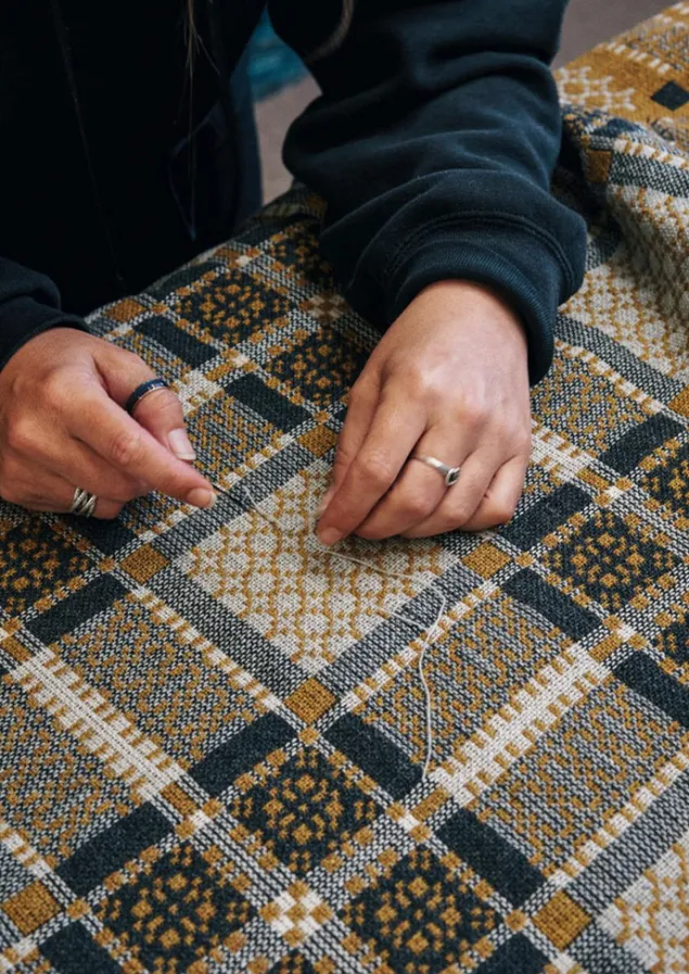 melin_tregwynt_welsh_blanket_8-3.webp Textiles | Blankets & Throws-TOAST Melin Tregwynt Welsh Blanket Rust/Topaz