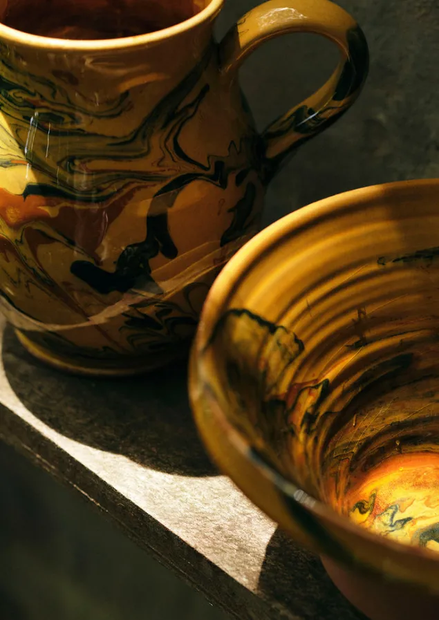 poterie_barbotine_marbled_pitcher_2.webp Ceramics-TOAST Poterie Barbotine Marbled Pitcher Honey