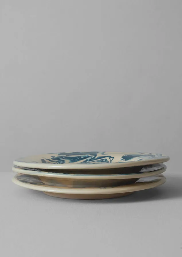 poterie_barbotine_marbled_plate_2.webp Ceramics | Tableware-TOAST Poterie Barbotine Marbled Plate Cream/Blue