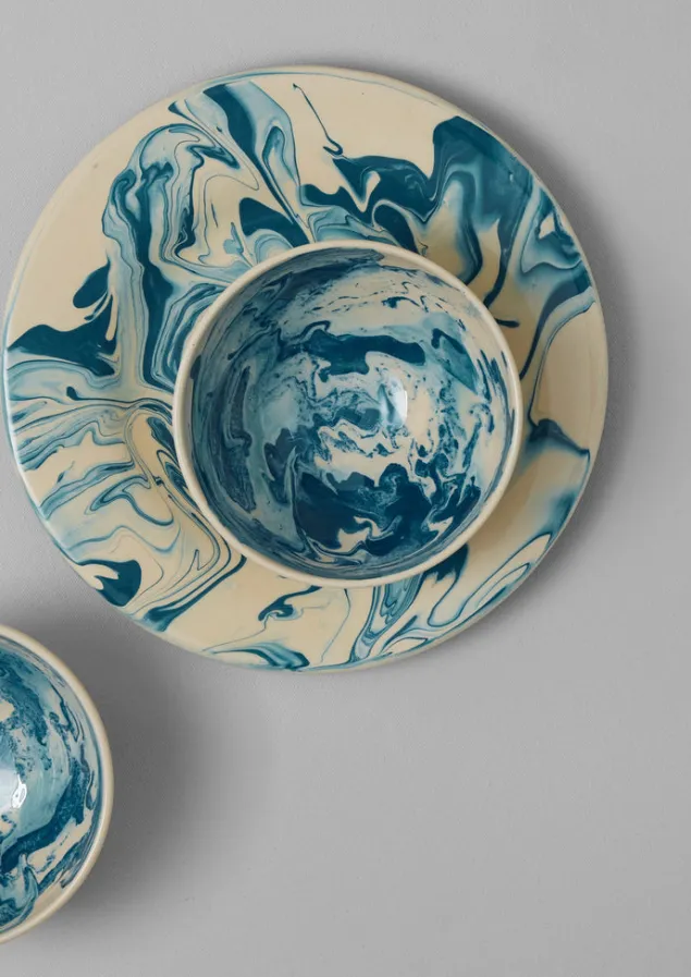 poterie_barbotine_marbled_plate_7.webp Ceramics | Tableware-TOAST Poterie Barbotine Marbled Plate Cream/Blue