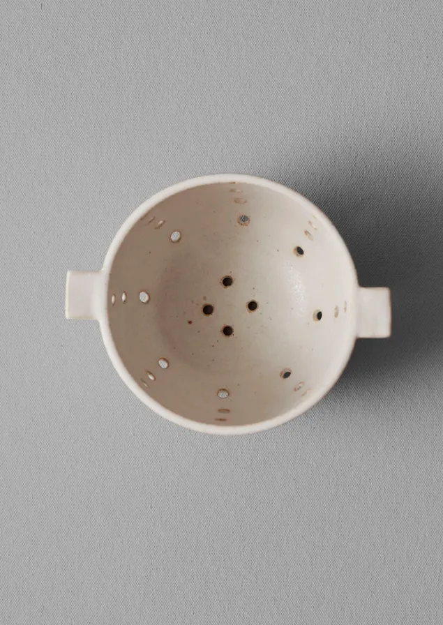 rebecca_williams_berry_colander_8.webp Ceramics | Kitchen-TOAST Rebecca Williams Berry Colander MatteWhite