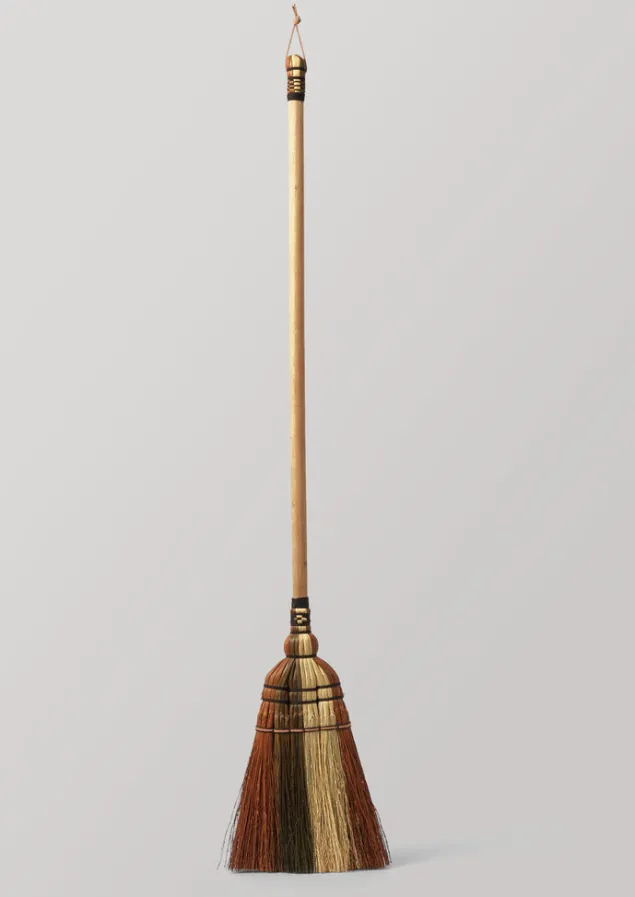 sorghum_stripe_broom_7.webp Outdoor | Kitchen-TOAST Sorghum Stripe Broom Toffee
