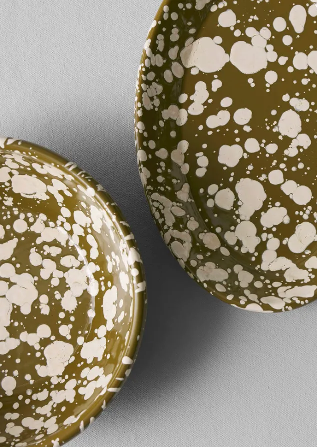 splatter_enamel_platter_10.webp Outdoor | Kitchen-TOAST Splatter Enamel Platter Olive/Ecru