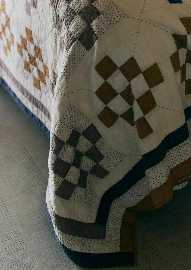 tile_cotton_patchwork_quilt_11-1.webp Textiles | Blankets & Throws-TOAST Tile Cotton Patchwork Quilt Ecru/GoldenHay/Prune