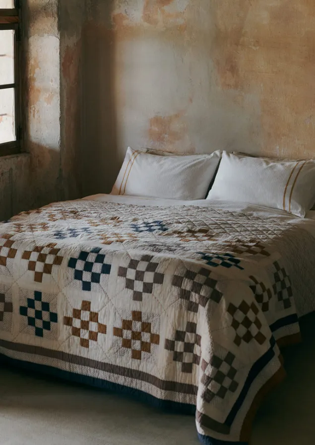 tile_cotton_patchwork_quilt_2-1.webp Textiles | Blankets & Throws-TOAST Tile Cotton Patchwork Quilt Ecru/GoldenHay/Prune