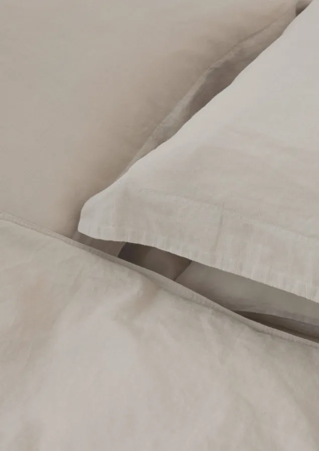 washed_linen_cotton_oxford_pillowcase_set_5.webp Textiles | Bed Linen-TOAST Washed Linen Cotton Oxford Pillowcase Set WashedSage