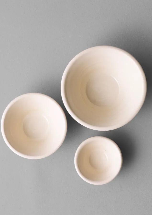 willow_pottery_nesting_bowls_2-2.webp Kitchen | Tableware-TOAST Willow Pottery Nesting Bowls Terracotta/Ecru