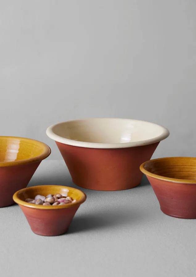willow_pottery_salad_bowl_8.webp Ceramics | Tableware-TOAST Willow Pottery Salad Bowl Terracotta/Ecru
